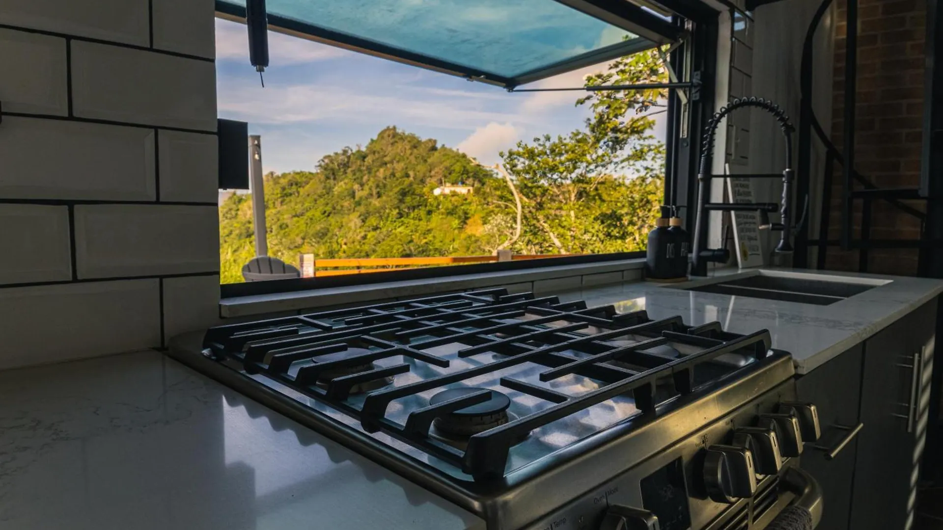 Ferrous Paradise - Tiny Container Home In Adjuntas Puerto Rico