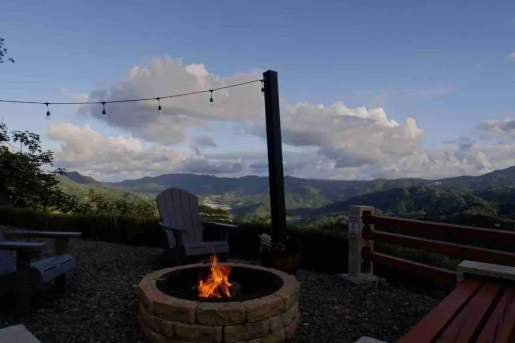 Ferrous Paradise - Tiny Container Home In Adjuntas